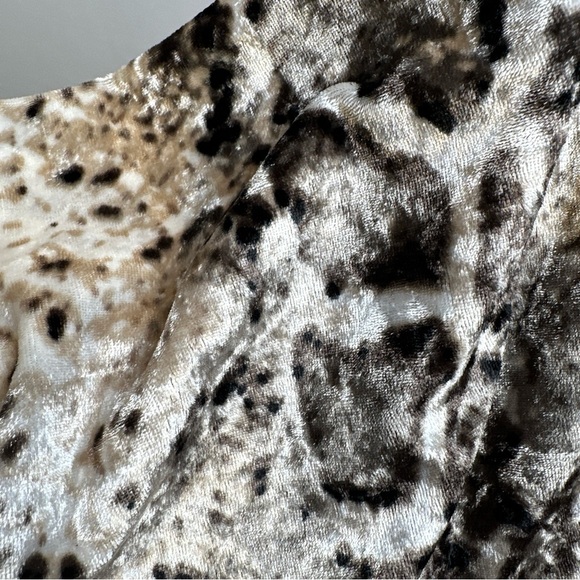 Akira Crushed Velvet Snake Print Crop Tank Cowl Neck Size Large - Picture 4 of 6